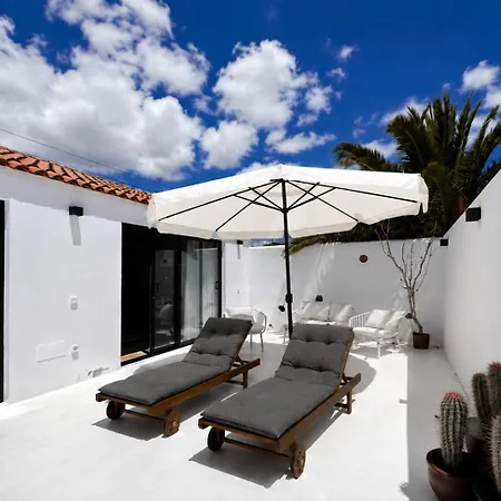 Casitas Santa Rita Adults Only Oasis With Heated Pool & Private Patios * Guatiza