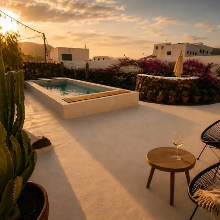 Casitas Santa Rita Adults Only Oasis With Heated Pool & Private Patios